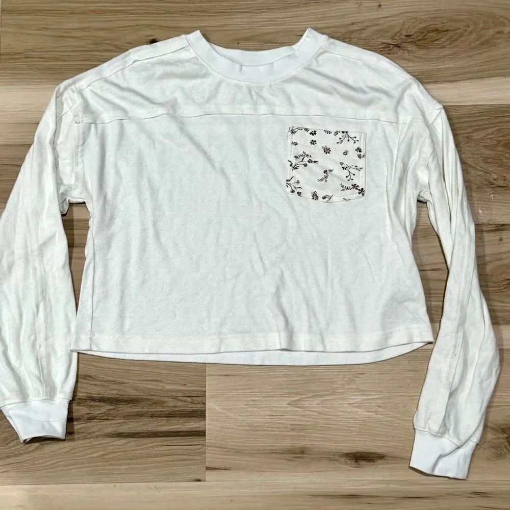 Cleo + Wolf White Floral Pocket Cropped Long Sleeve Shirt Women’s Small
